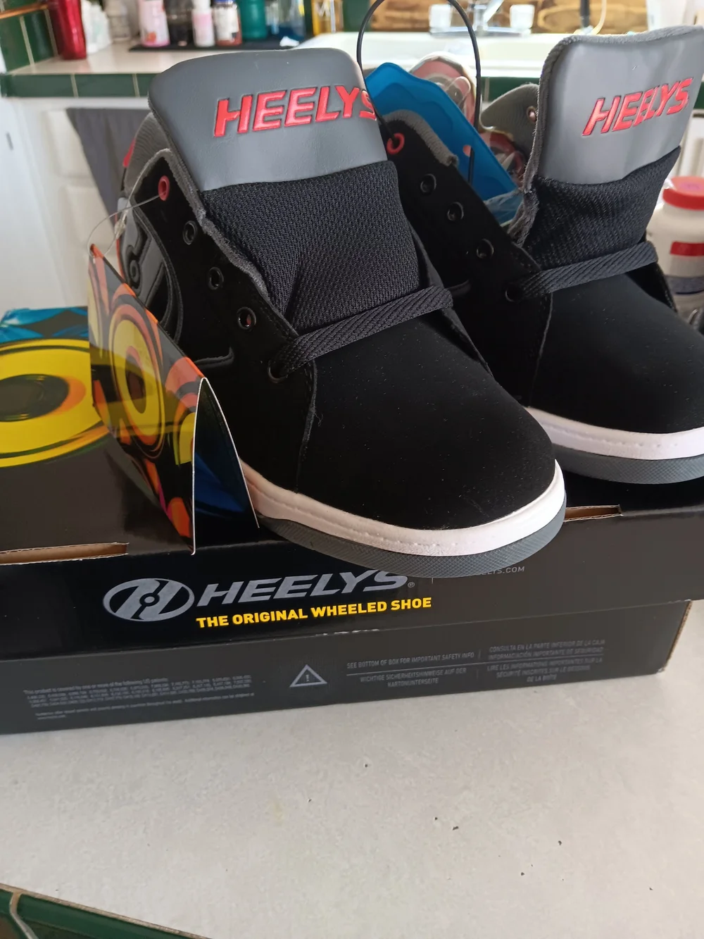 Heelys Boys  Black High-Top Skate Shoes with Red Logo Size 7